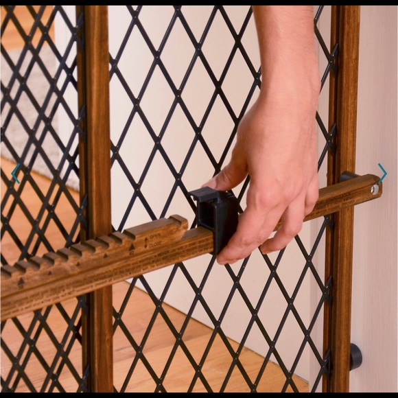 Evenflo Position & Lock Farmhouse Gate - Picture 2 of 5